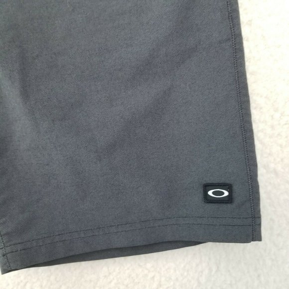 Oakley Men's Black Chino Skater Golf Summer Causal Wear Shorts Sz 32 - Picture 2 of 10
